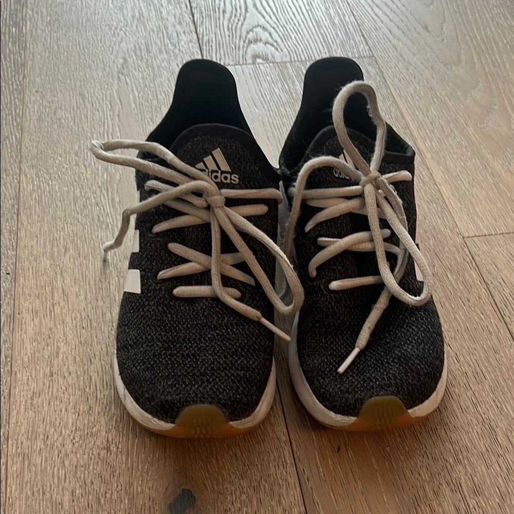 Adidas Women’s Cloudfoam Plus sneakers
